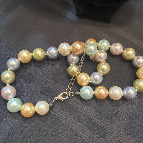 Kenneth Jay Lane Pastel Pearls - Picture 3 of 3